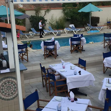 Le Galion Et Restaurant - Logis ホテル 3*