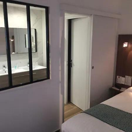 Le Galion Et Restaurant - Logis ホテル 3*