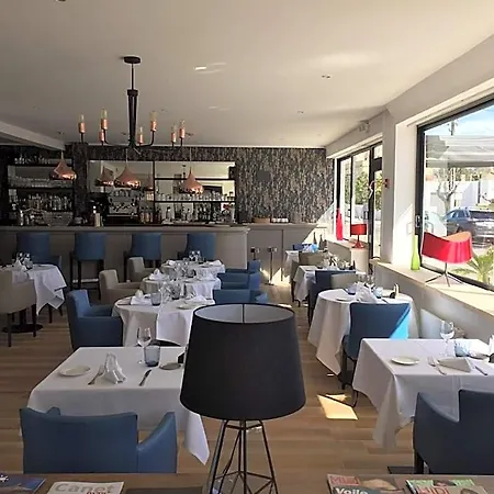Le Galion Et Restaurant - Logis Hotel 3*
